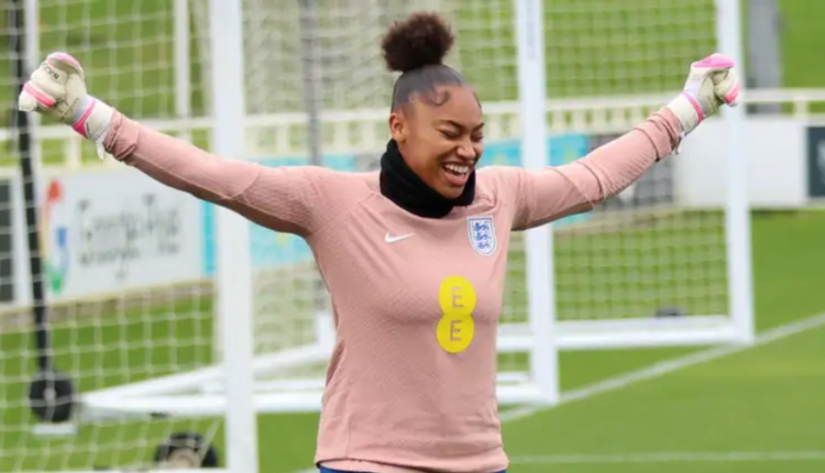 'She started crying' - Emotional moment Man City goalkeeper Khiara Keating revealed to her mum she'd received her first ever Lionesses call-up - and she didn't believe her!
