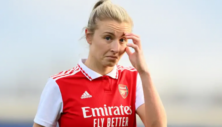 ‘One foot in front of the other’ - Lionesses captain Leah Wiliamson gears up for Arsenal return as she shares photos stepping up recovery from ACL injury