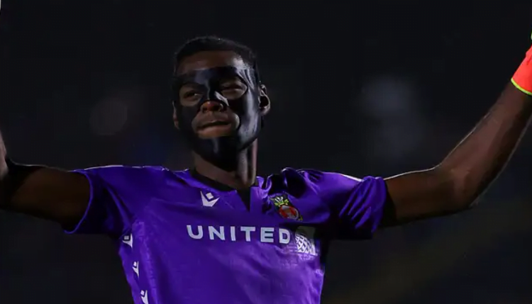 The Power Duo: Ryan Reynolds & Rob McElhenney's Impact on Wrexham's Transfer Prospects