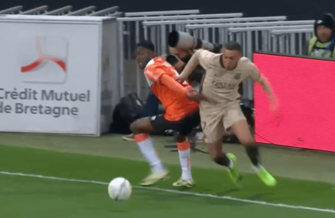 Nathaniel Adjei, the latest victim of Kylian Mbappe’s brilliance