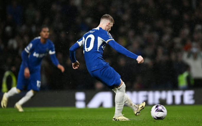 Chelsea vs Manchester United live updates: Palmer scores hat-trick, hosts take shock 4-3 win