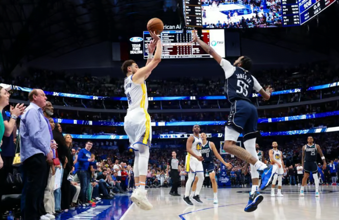 Warriors fall late in Dallas, miss a golden chance to inch up standings