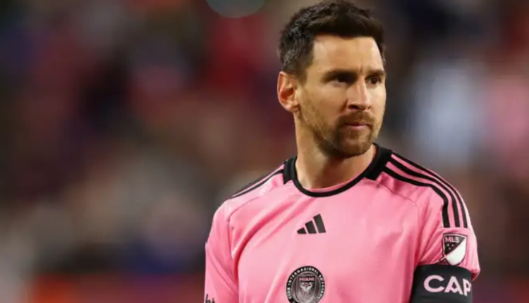 'Son of a b*tch!' - Real Madrid fans bizarrely target Lionel Messi with abusive chants before Bayern Munich Champions League showdown