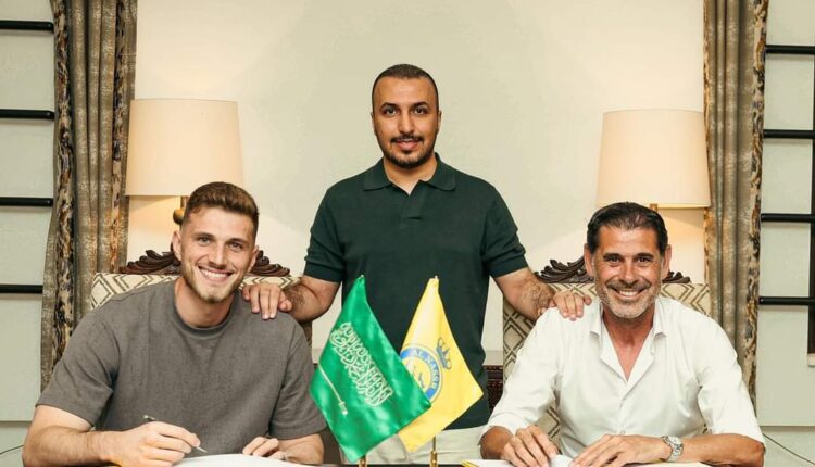 Breaking News: Brazilian Goalkeeper Bento Joins Al Nassr in €18m Deal