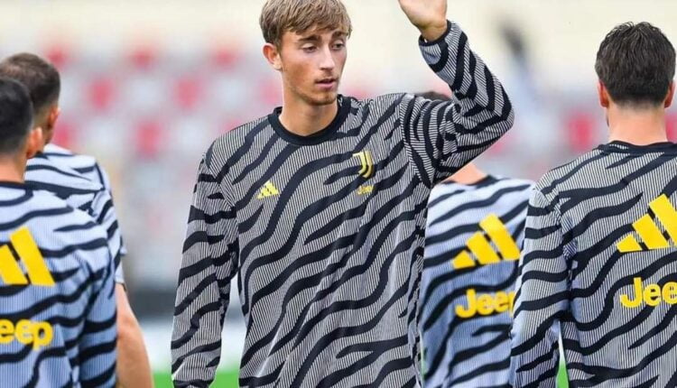 Juventus Shakes Things Up: Dean Huijsen, Arthur Melo, and De Sciglio Left Behind!