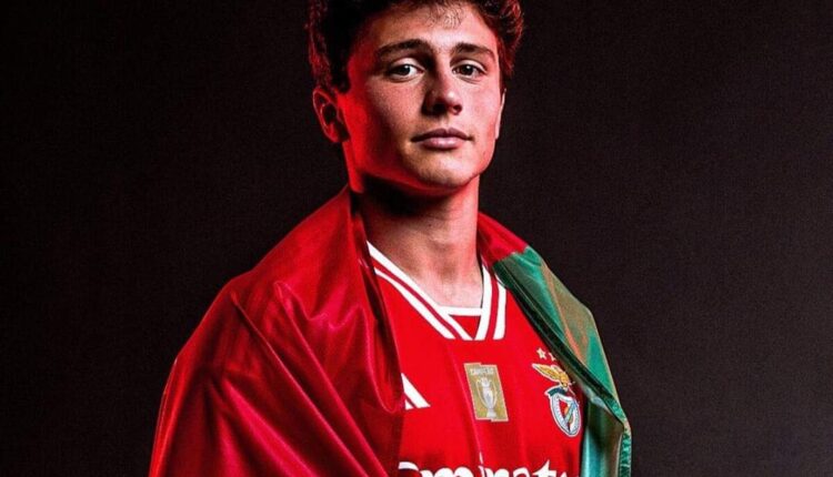 PSG Submit Formal Bid for João Neves: Negotiations with Benfica Progressing