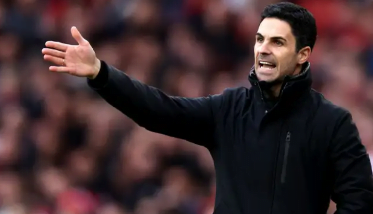 Arsenal surprises Chelsea by poaching crucial backroom staff member as Mikel Arteta aims for another Premier League title.