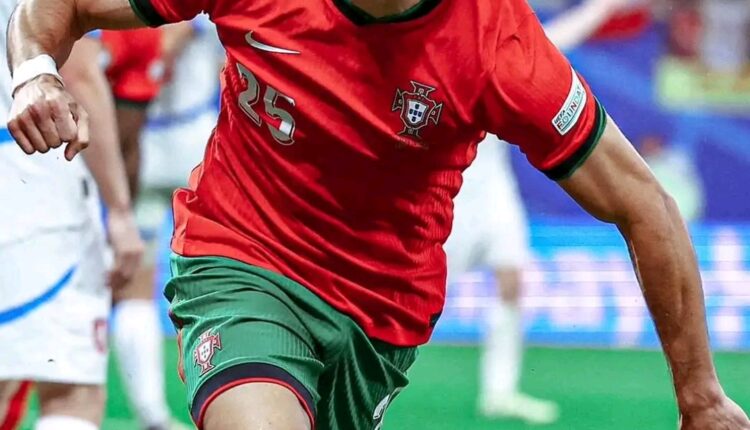 Chelsea Secure Pedro Neto from Wolves in €63m Deal