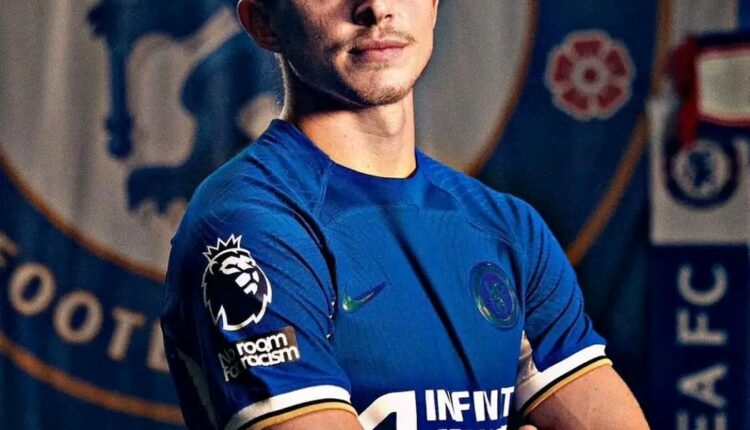 Conor Gallagher Returns to London Amid Transfer Saga