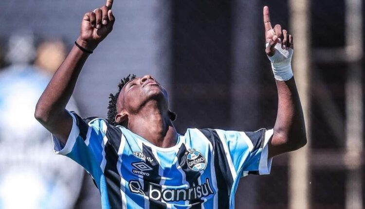 Chelsea Advancing on Gabriel Mec Deal with Gremio