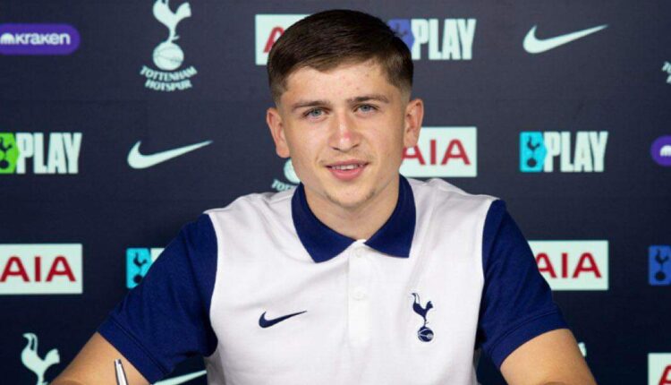 Mikey Moore Signs First Professional Contract with Tottenham Hotspur: A Star in the Making