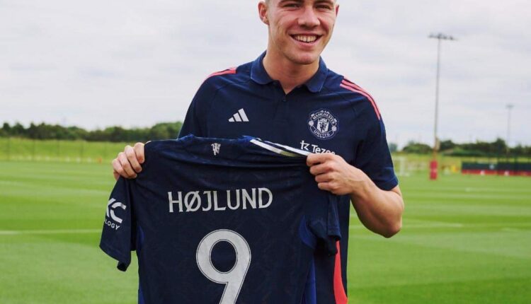 Paul Scholes Expresses Concerns Over Højlund's Role at Manchester United
