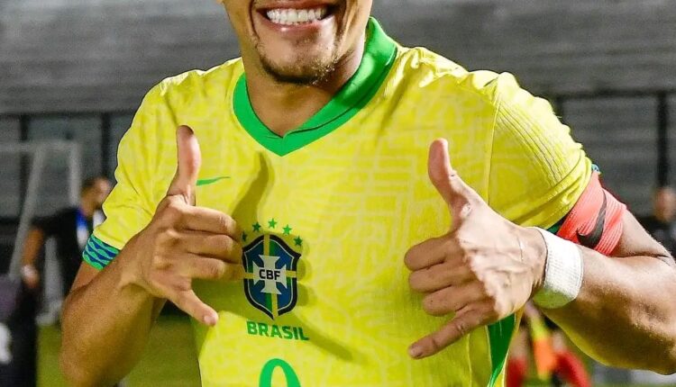 Vitor Roque Shares Joyful Return After Difficult Period