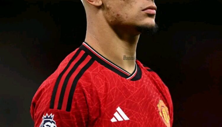 Ten Hag Addresses Antony’s Lack of Playing Time: "Players Must Earn the Right to Play"