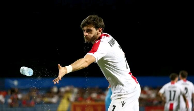 Napoli Director Confirms Kvaratskhelia Contract Talks Amid Interest from Other Clubs