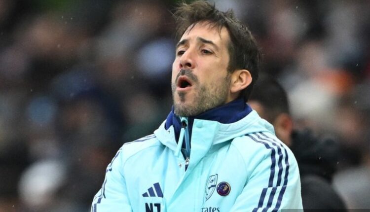 Arsenal's Set-Piece Coach Honored with Mural Near Emirates Stadium