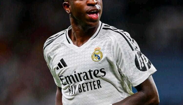 Carlo Ancelotti Defends Vinícius Júnior: "It's Not Easy to Be Vini"