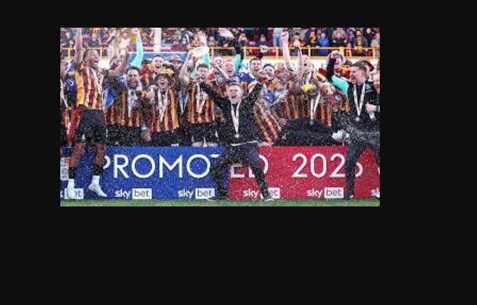 Bradford promoted as late winner sinks Fleetwood